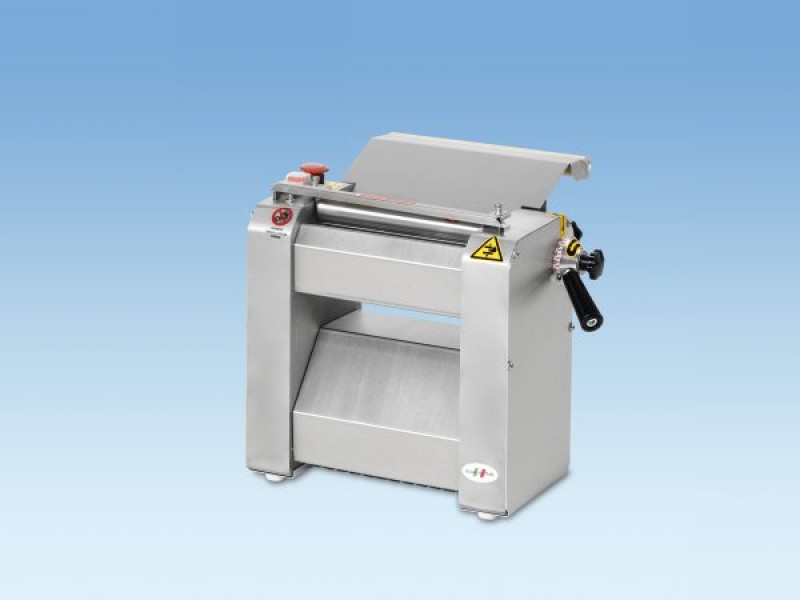 SFOGLIATRICE PER PASTA FRESCA E PIZZA SF250L TRIFASE RULLI IN LEGNO DA 25 CM 